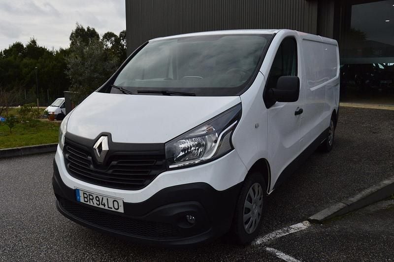 Branco Usado 2018 Renault Trafic Monovolume | € 17.000 (Super Preço) - Imagem 1/4