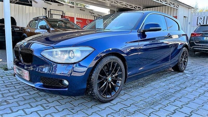 Azul Usado 2012 BMW 125 Sport Line Citadino | € 14.899 - Imagem 1/4