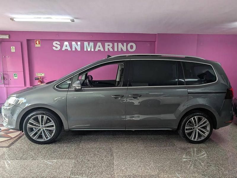 Usado VW Sharan Highline 150 HP (110 kW) 2022 Cinza Monovolume