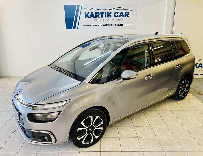 Cinzento Usado 2020 Citroën C4 Shine Monovolume | € 19.999 (Caro) - Imagem 1/4