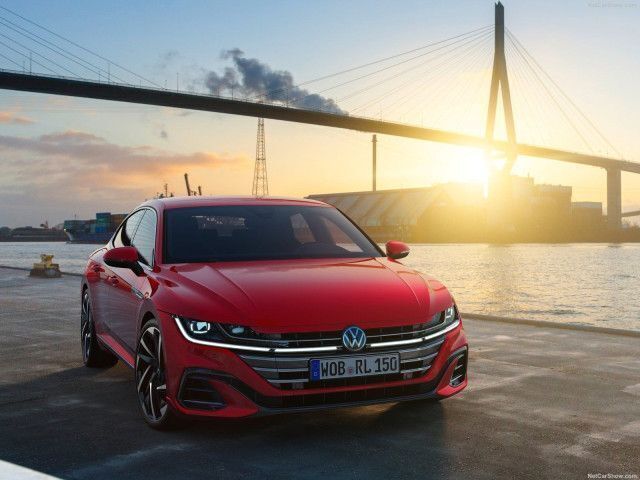 Cinzento Usado 2021 VW Arteon Elegance Sedan | € 36.250 (Caro) - Imagem 1/3