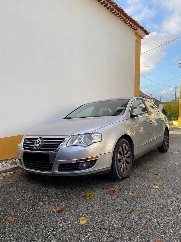 Cinzento Usado 2008 VW Passat Sedan | € 4.800 (Super Preço) - Imagem 1/4