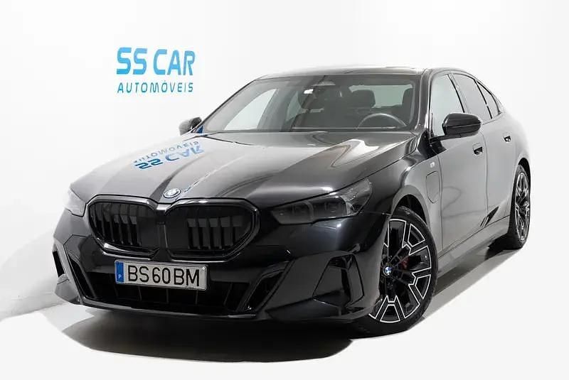 Preto Usado 2025 BMW 530e Coupé | € 75.900 - Imagem 1/4