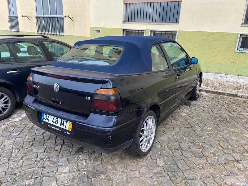 Usado VW Golf Cabriolet 101 HP (74 kW) 1999 Azul Cabrios