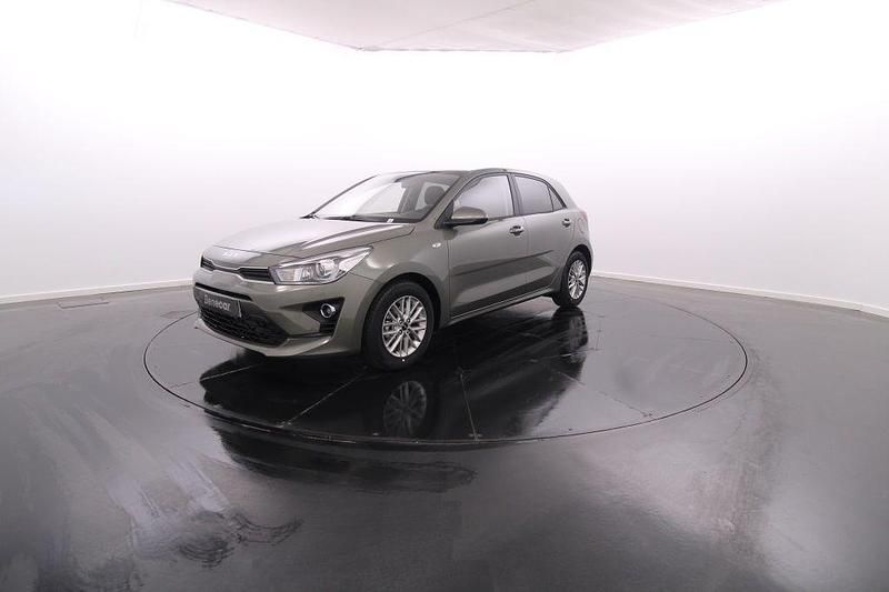 Verde Usado 2023 Kia Rio | € 17.900 (Preço elevado) - Imagem 1/4