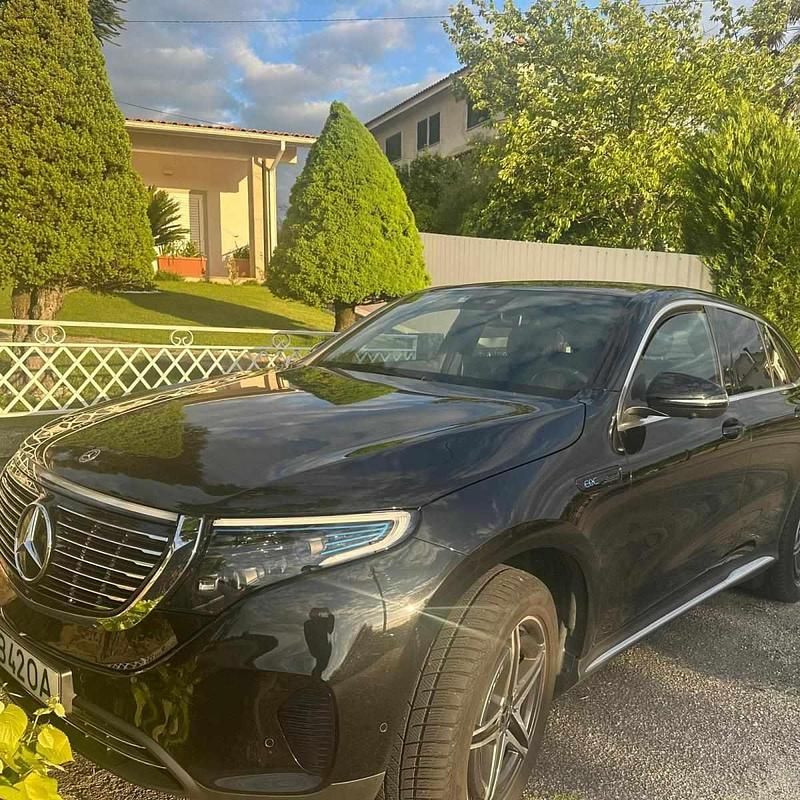 Usado Mercedes EQC400 300 kW (408 HP) 2022 Preto SUV