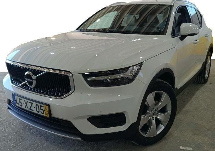 Branco Usado 2019 Volvo XC40 SUV | € 26.999 (Preço justo) - Imagem 1/4