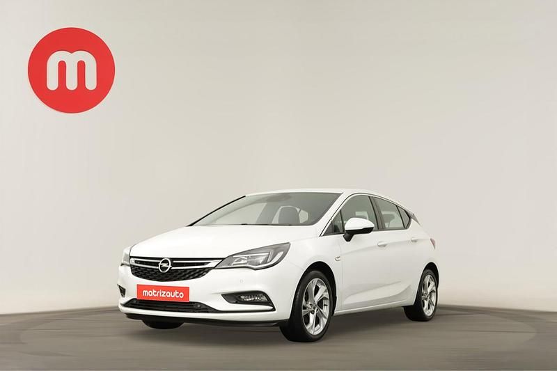 Usado Opel Astra Innovation 105 HP (77 kW) 2018