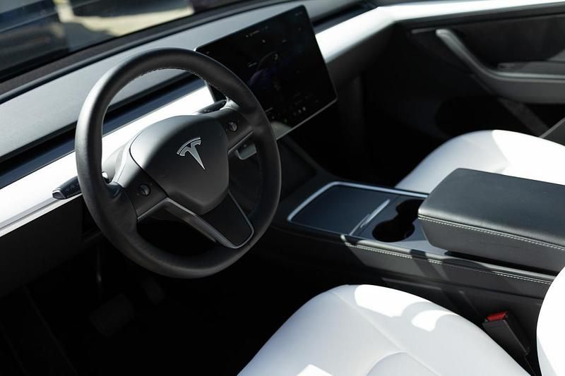 Usado Tesla Model Y 378 kW (514 HP) 2022 Azul SUV