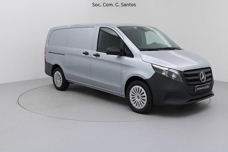 Usado Mercedes Vito 136 HP (100 kW) 2025 Cinza Van