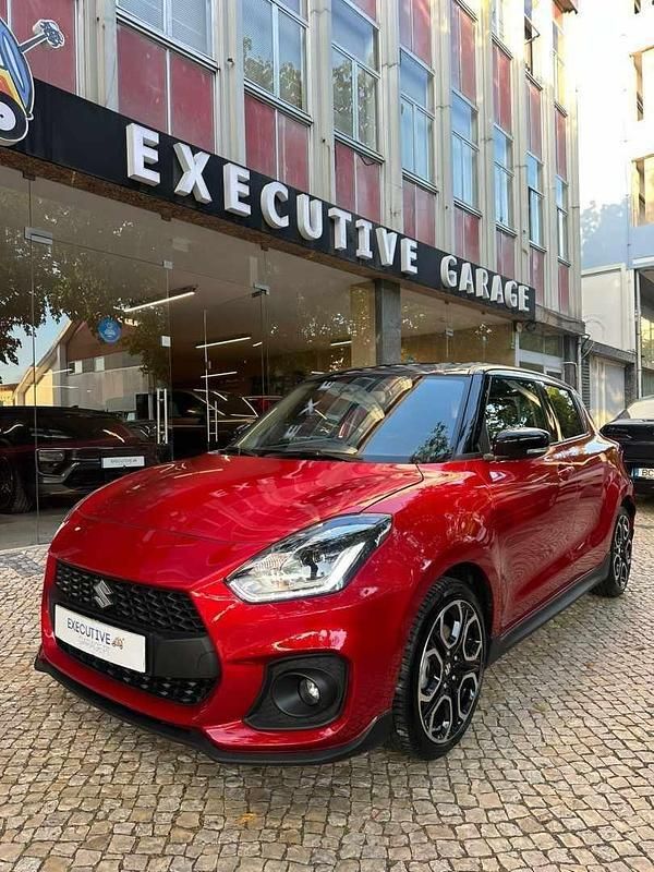 Vermelho Usado 2023 Suzuki Swift | € 24.500 - Imagem 1/4