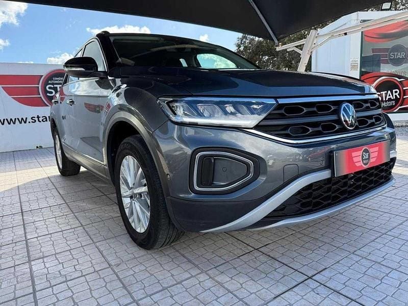 Cinza Usado 2023 VW T-Roc SUV | € 23.950 (Preço elevado) - Imagem 1/4