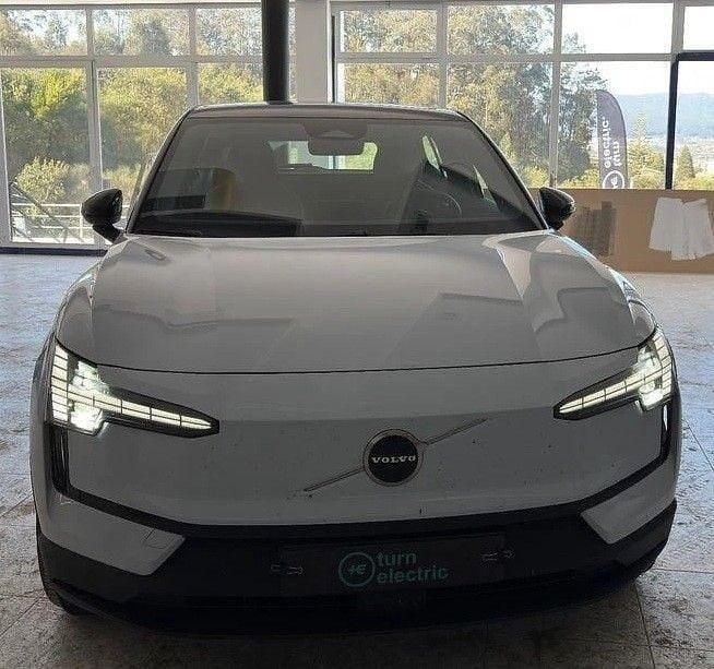 Azul Usado 2025 Volvo EX30 SUV | € 34.900 (Super Preço) - Imagem 1/4