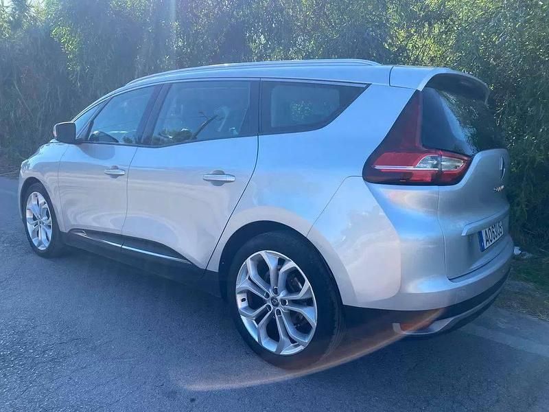 Usado Renault Grand Scénic IV Luxe 130 HP (95 kW) 2017 Cinzento Monovolume