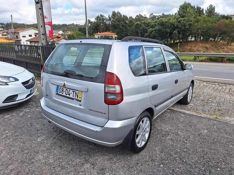 Usado Mitsubishi Space Star 102 HP (75 kW) 2002 Cinzento Van