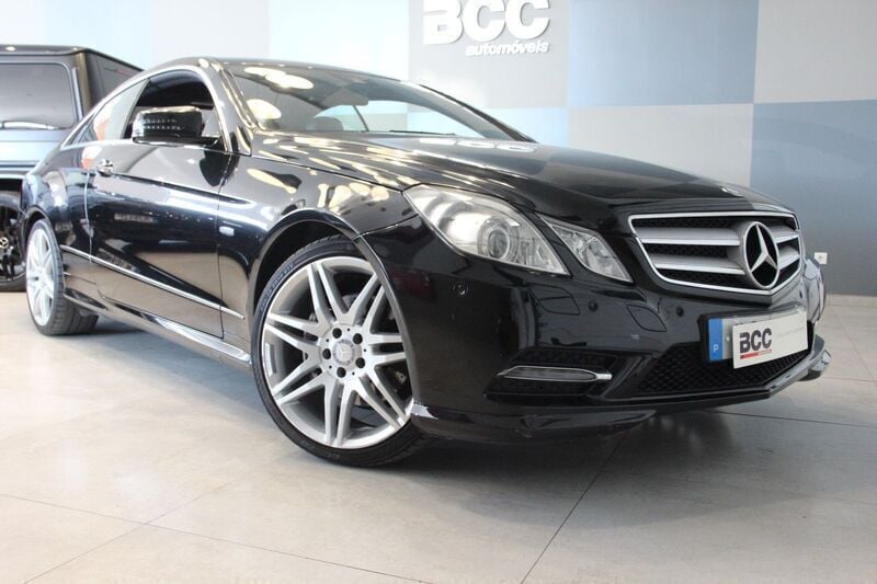 Preto Usado 2012 Mercedes E250 Coupé | € 15.990 - Imagem 1/4