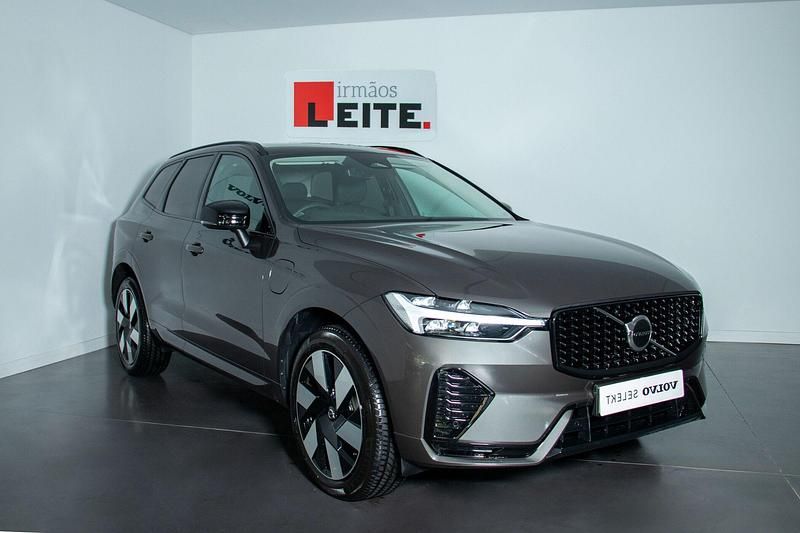 Cinza Usado 2024 Volvo XC60 Core SUV | € 58.900 (Caro) - Imagem 1/4