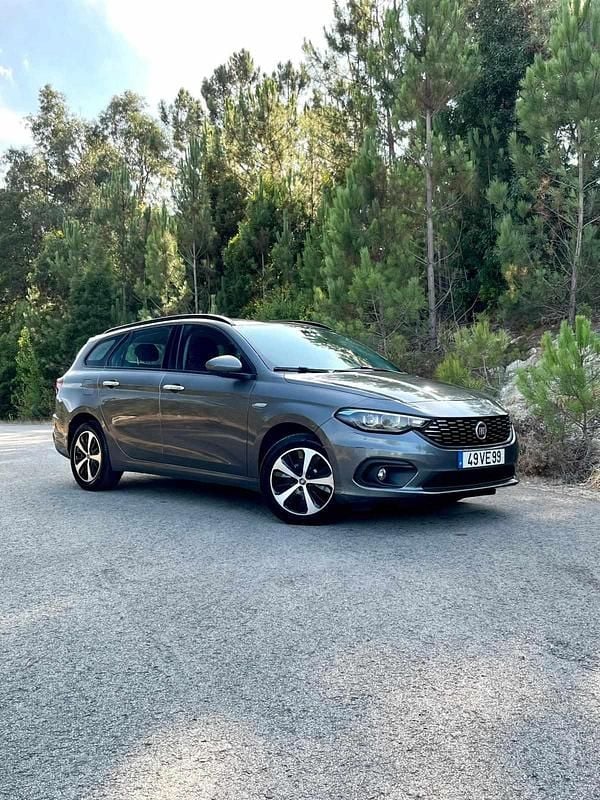 Cinzento Usado 2018 Fiat Tipo Carrinha | € 9.990 (Preço justo) - Imagem 1/4
