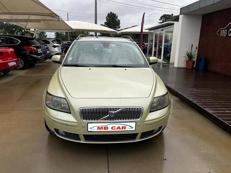 Usado Volvo V50 136 HP (100 kW) 2006 Verde Carrinha