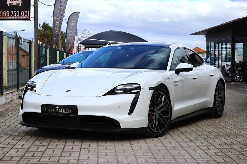 Branco Usado 2021 Porsche Taycan Performance Package Sedan | € 64.990 (Preço justo) - Imagem 1/4