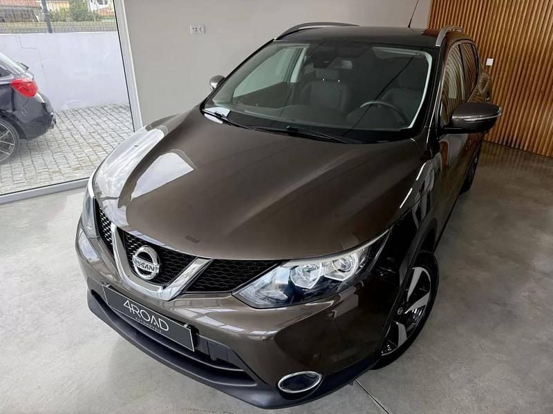Usado Nissan Qashqai 360º 109 HP (80 kW) 2015 Castanho SUV