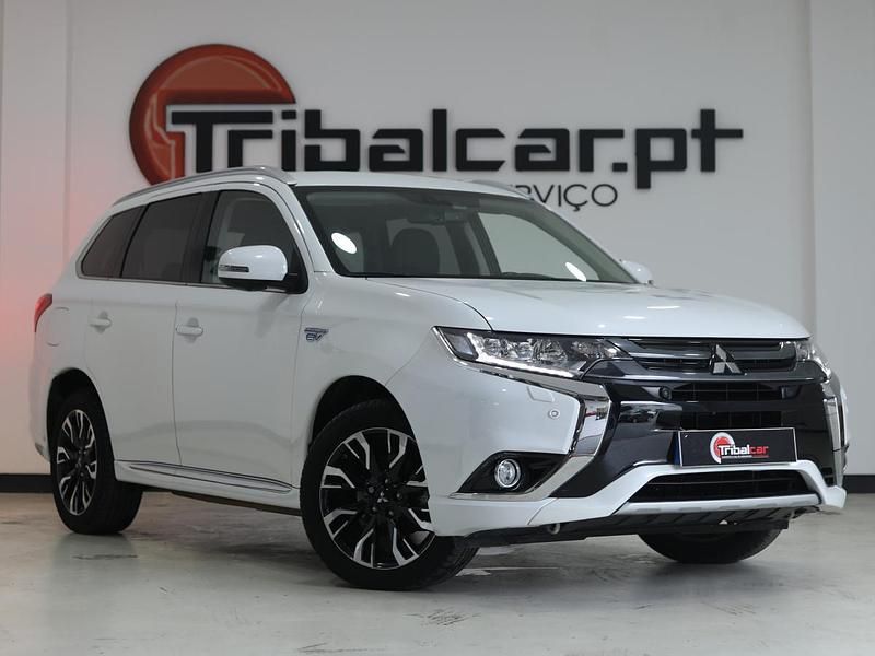Branco Usado 2016 Mitsubishi Outlander P-HEV Instyle SUV | € 17.900 - Imagem 1/4