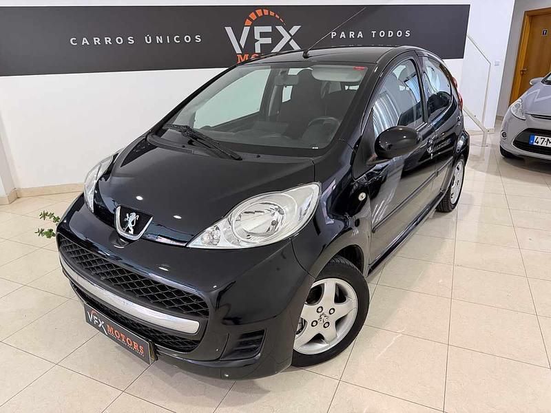 Preto Usado 2010 Peugeot 107 Citadino | € 6.750 (Preço justo) - Imagem 1/4