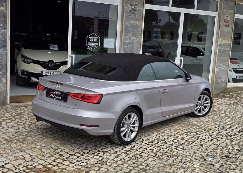 Usado Audi A3 Cabriolet Attraction 110 HP (80 kW) 2016 Cinza Cabrios