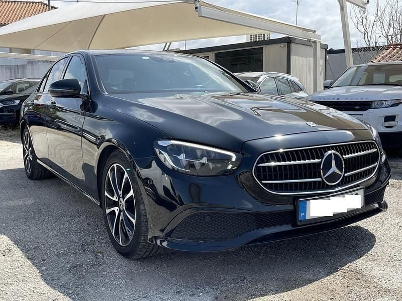 Preto Usado 2020 Mercedes E220 Avantgarde Sedan | € 31.000 (Bom preço) - Imagem 1/4