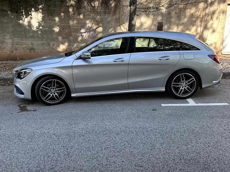 Cinzento Usado 2016 Mercedes CLA220 Sedan | € 21.000 (Bom preço) - Imagem 1/4