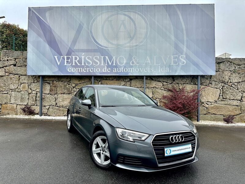 Cinzento Usado 2019 Audi A3 Sedan | € 21.500 (Preço justo) - Imagem 1/4