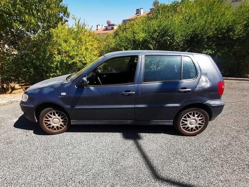 Usado 2000 VW Polo Sedan | € 1.400 (Preço justo) - Imagem 1/4