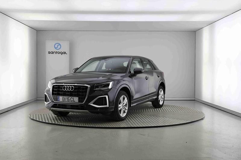 Usado Audi Q2 Advanced 110 HP (80 kW) 2024 Cinza SUV
