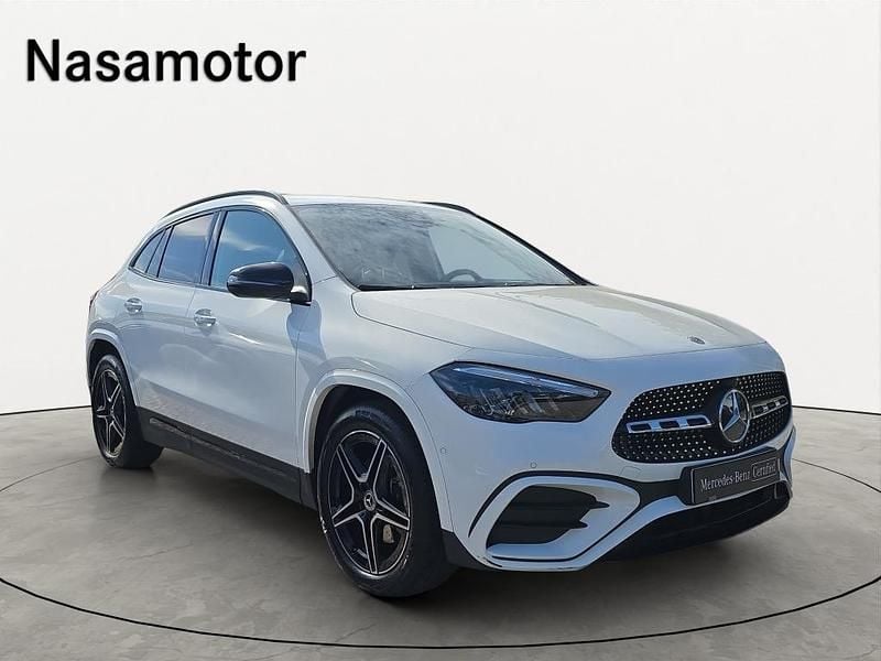 Branco Usado 2024 Mercedes GLA180 SUV | € 45.900 (Preço justo) - Imagem 1/4