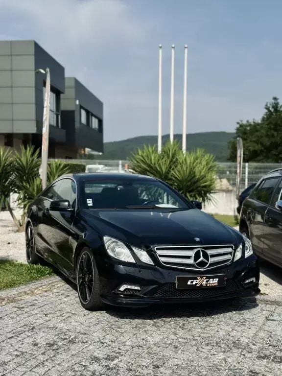 Preto Usado 2009 Mercedes E250 Avantgarde Coupé | € 15.990 (Preço justo) - Imagem 1/4