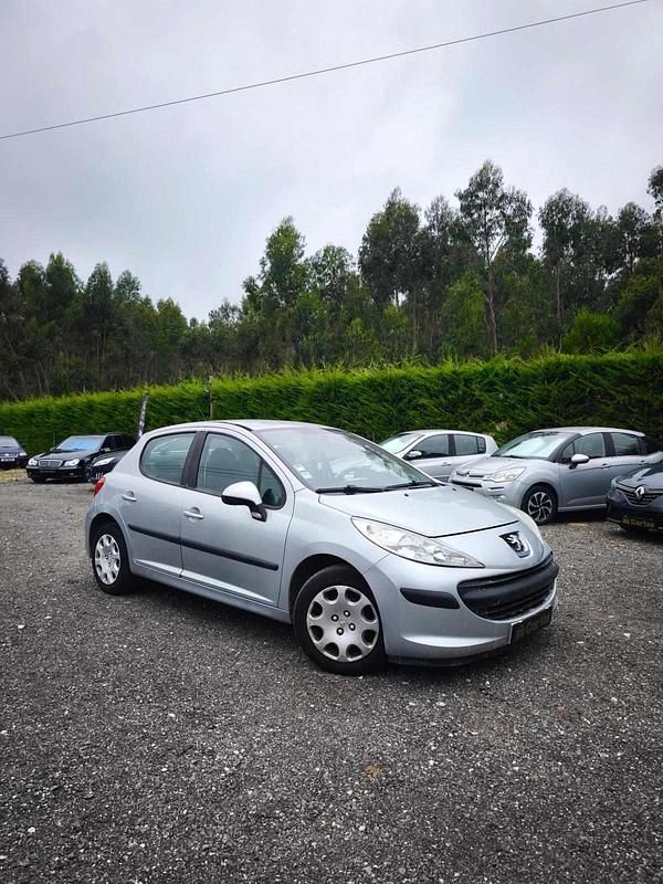 Cinzento Usado 2007 Peugeot 207 Citadino | € 4.200 (Preço justo) - Imagem 1/4