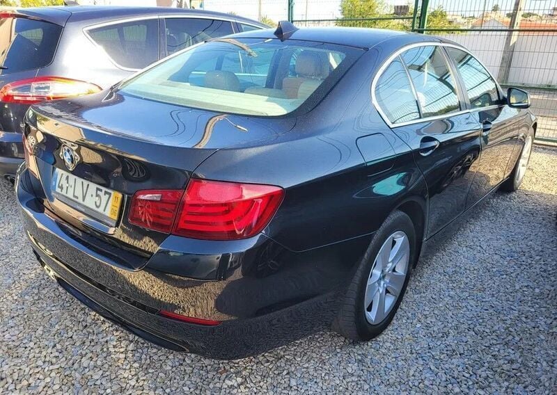 Usado BMW 520 Exclusive 184 HP (135 kW) 2011 Preto Sedan