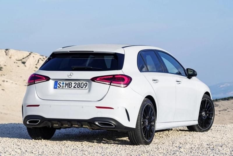 Usado Mercedes A180 AMG line 116 HP (85 kW) 2021 Preto Citadino