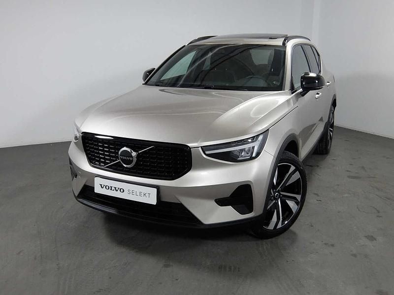 Cinzento Usado 2024 Volvo XC40 SUV | € 36.900 (Caro) - Imagem 1/4