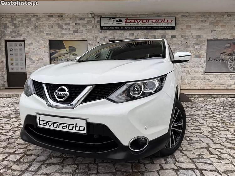 Branco Usado 2015 Nissan Qashqai N-Connecta SUV | € 13.900 (Bom preço) - Imagem 1/1
