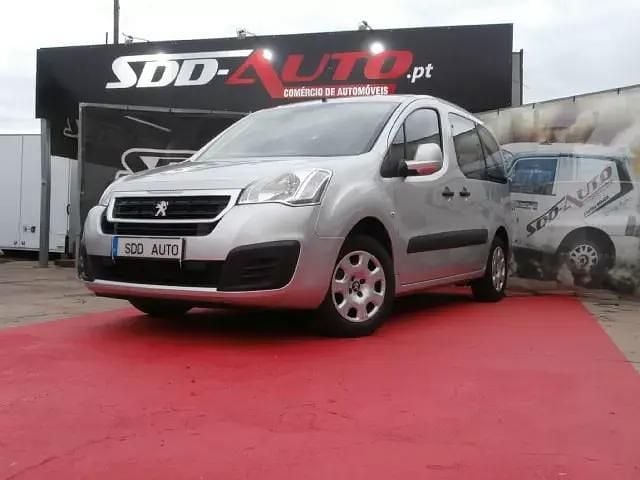 Cinza Usado 2016 Peugeot TePee Carrinha | € 14.000 - Imagem 1/4