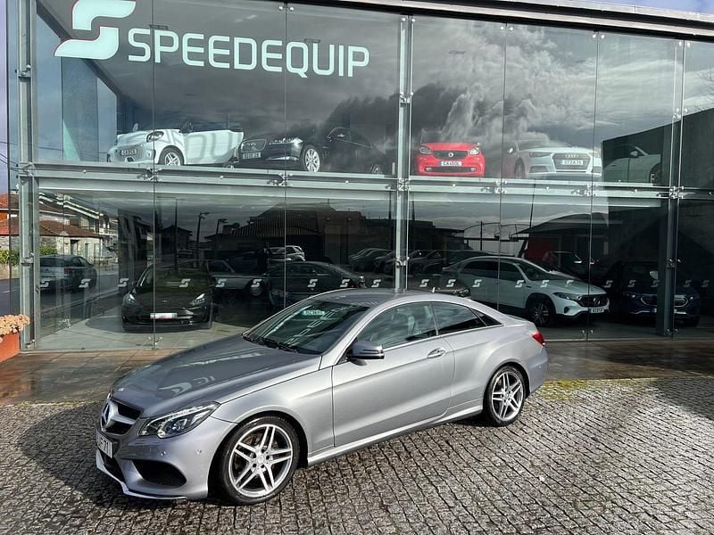 Cinza Usado 2012 Mercedes E220 Avantgarde Coupé | € 19.900 - Imagem 1/4
