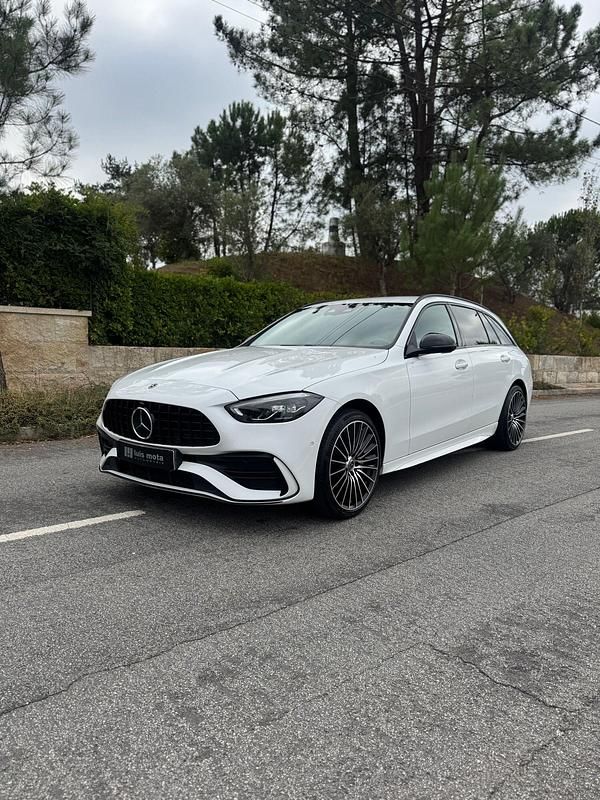 Branco Usado 2024 Mercedes C300 AMG line Carrinha | € 53.500 (Preço justo) - Imagem 1/4