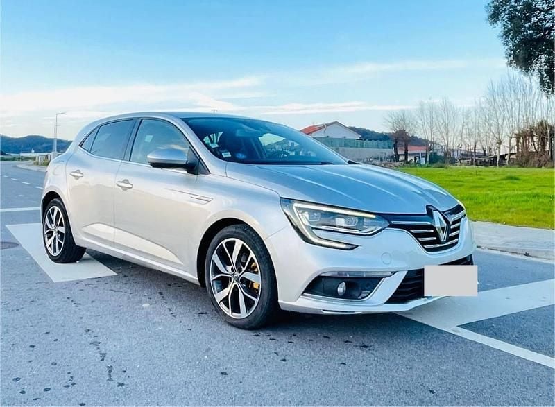 Usado Renault Mégane III Intens 130 HP (95 kW) 2016 Cinzento