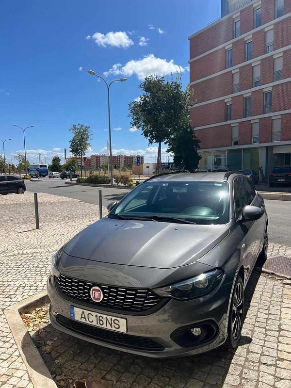 Cinzento Usado 2020 Fiat Tipo Citadino | € 10.500 (Bom preço) - Imagem 1/4
