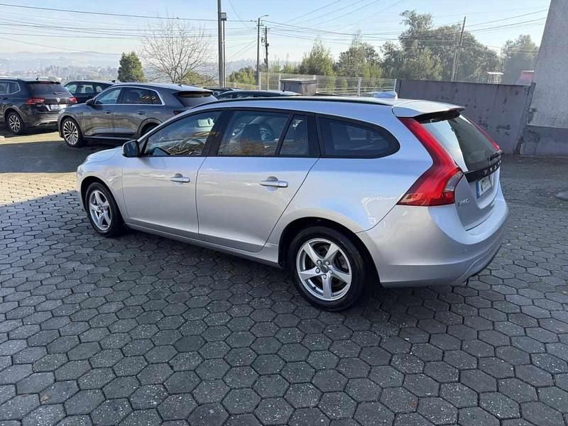 Usado Volvo V60 120 HP (88 kW) 2015 Cinzento Carrinha