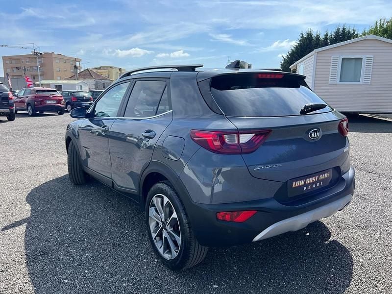 Usado Kia Stonic Platinum 120 HP (88 kW) 2021 Cinza SUV
