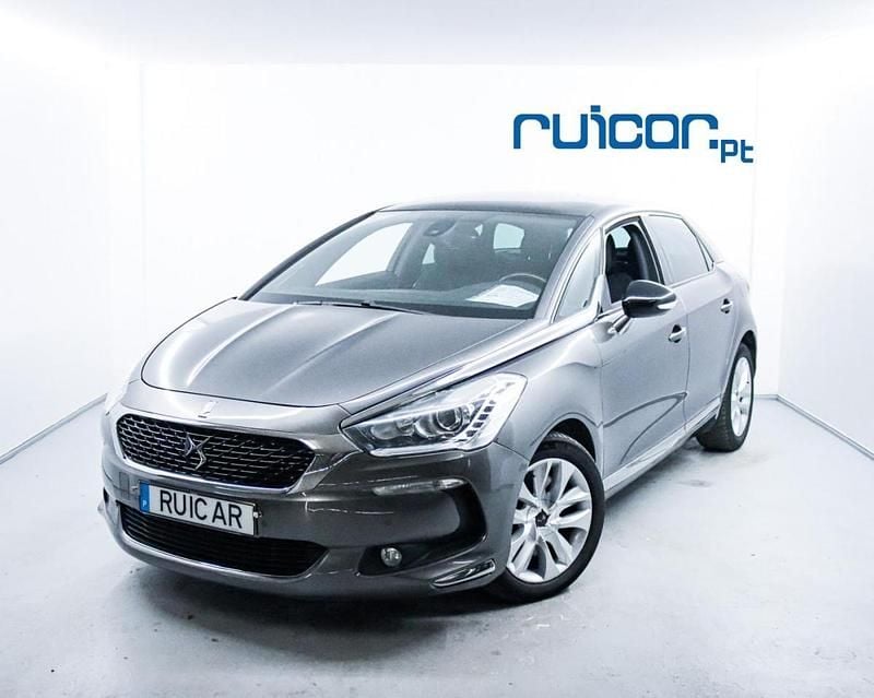 Usado DS Automobiles DS5 180 HP (132 kW) 2018 Cinzento Citadino