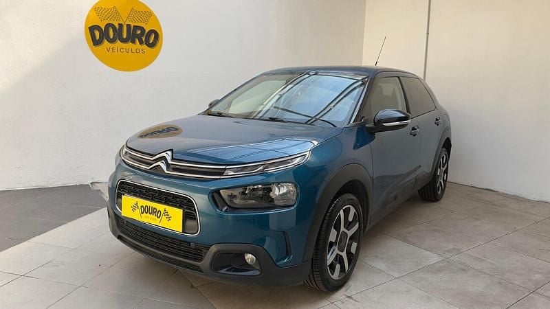 Azul Usado 2019 Citroën C4 PureTech SUV | € 13.490 (Bom preço) - Imagem 1/4
