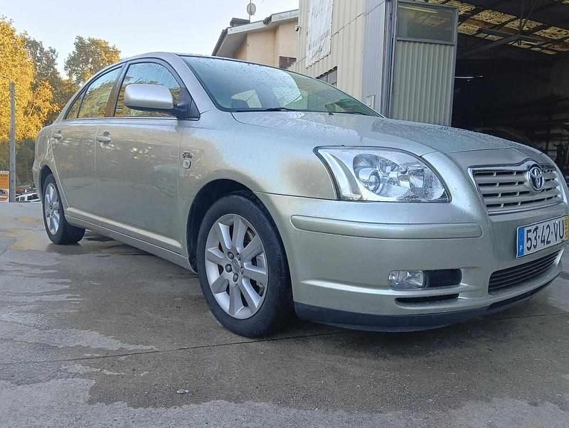 Cinzento Usado 2003 Toyota Avensis Citadino | € 4.950 (Super Preço) - Imagem 1/4